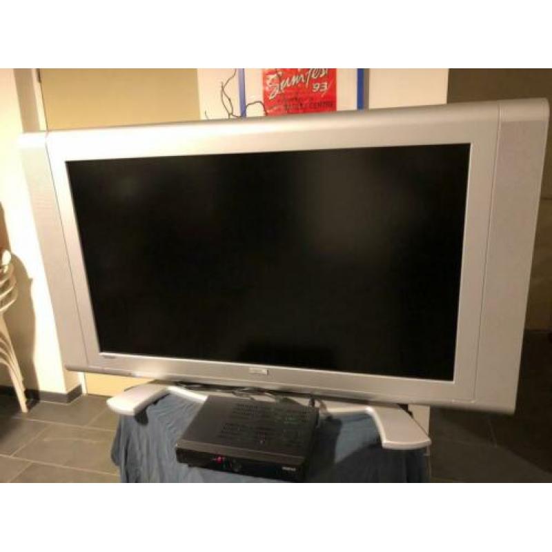 TV televisie 37 inch/ 94 cm, inclusief Humaxbox