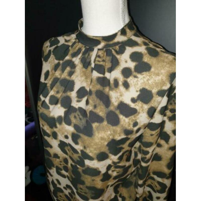 Leopard blouse maat M