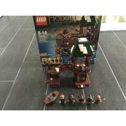 Lego 79016 The Hobbit Attack on Lake-town (Nieuwstaat)