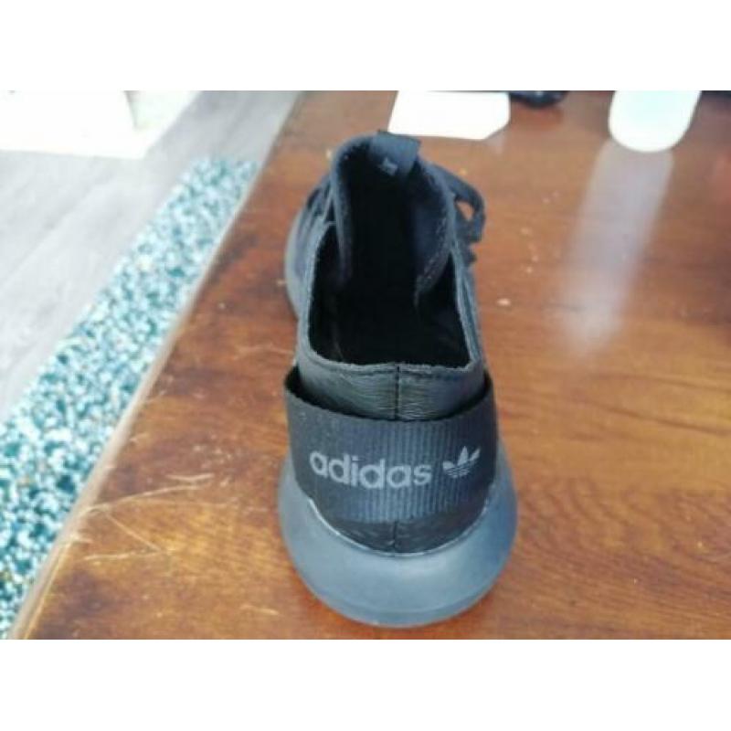 Nieuwe adidas schoenen maat 40