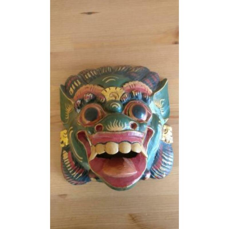 Chinees houten masker drakenkop, China, handbeschilderd goud