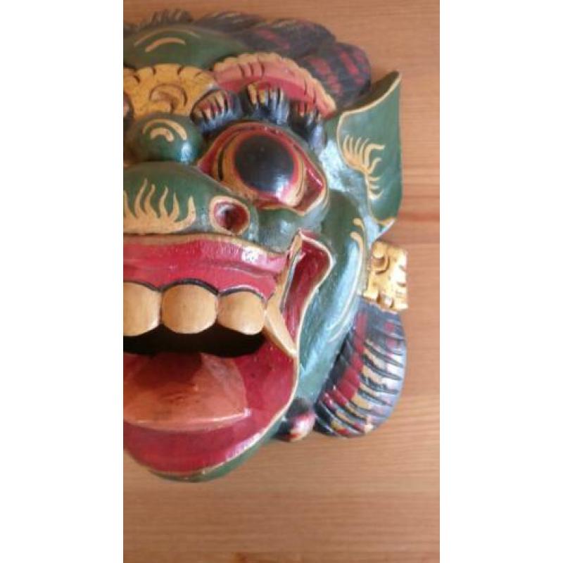 Chinees houten masker drakenkop, China, handbeschilderd goud