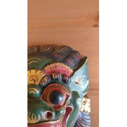 Chinees houten masker drakenkop, China, handbeschilderd goud