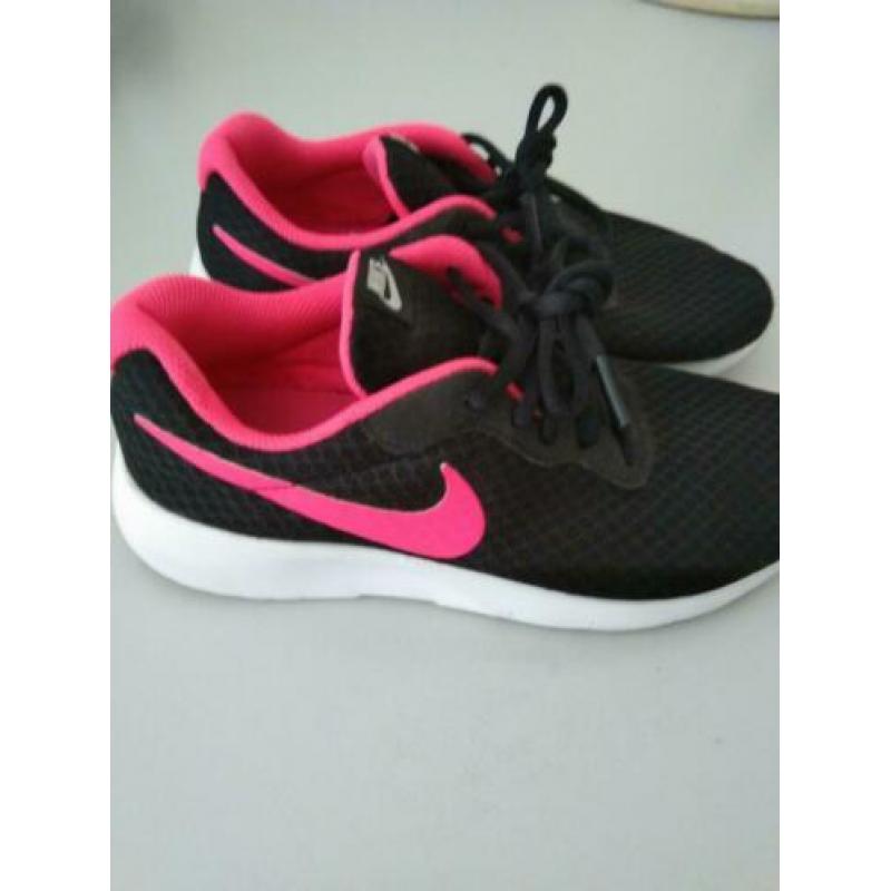 Nike sportschoenen sneakers maat 36,5