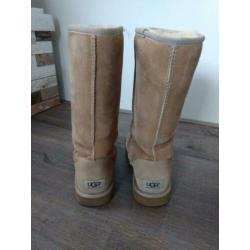 Ugg classic tall beige maat 36