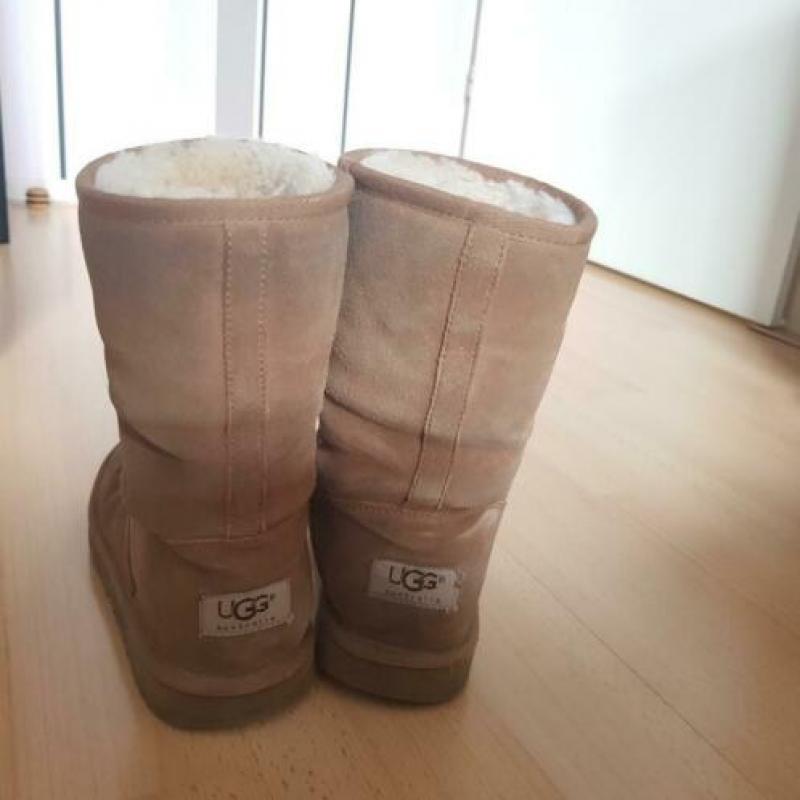 UGG maat 33