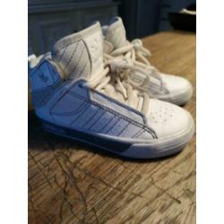 Witte hoge Adidas sneakers maat 24