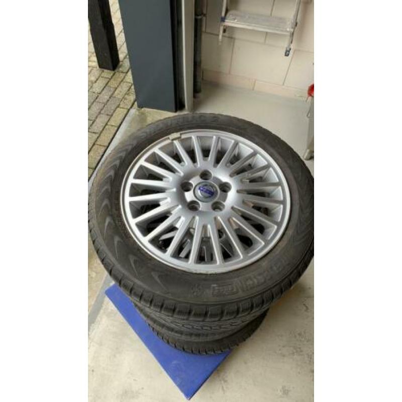 Volvo velgen met winterbanden , 205/55 R16