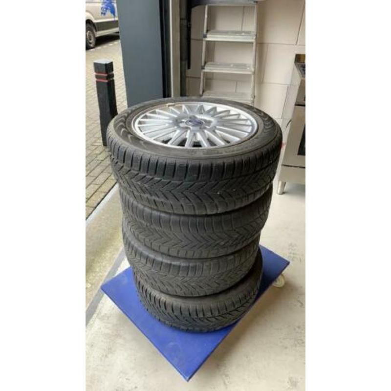 Volvo velgen met winterbanden , 205/55 R16