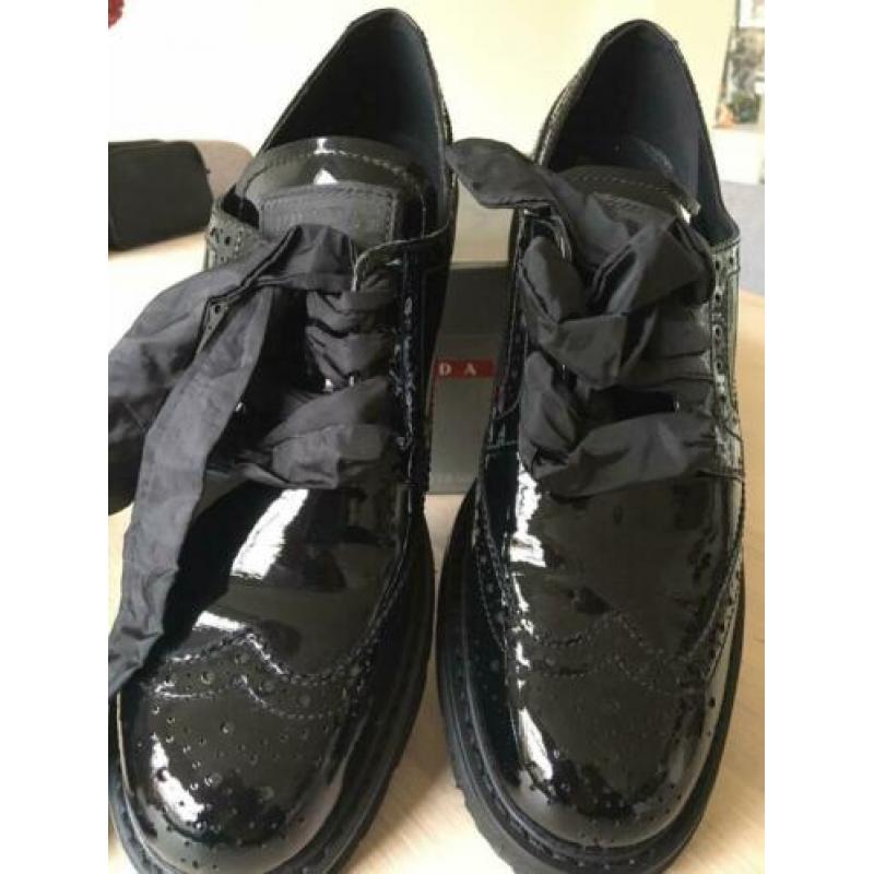 Prada lakleren veterschoen mt 41 NIEUW