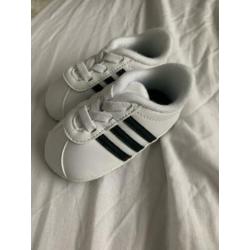 Adidas baby schoentjes