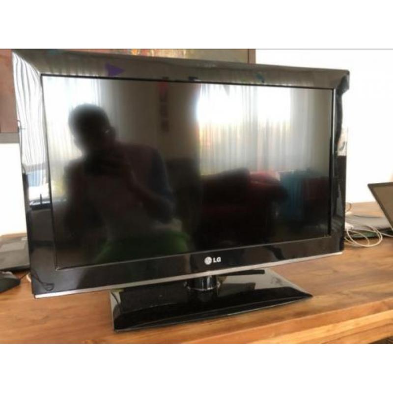 LG televisie - 26 inch, model 26LK330