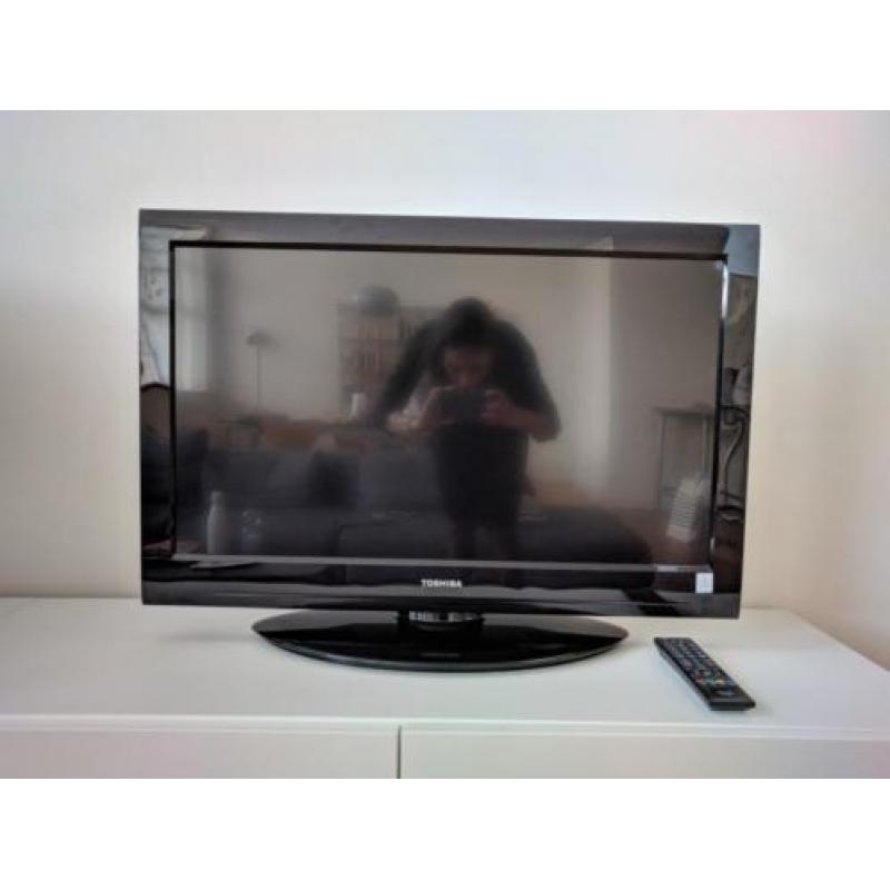 Tv Toshiba Lcd full HD (1018p) 32 inch