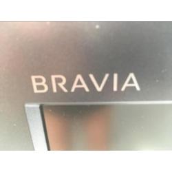 TV Sony Bravia, 90x40 cm.