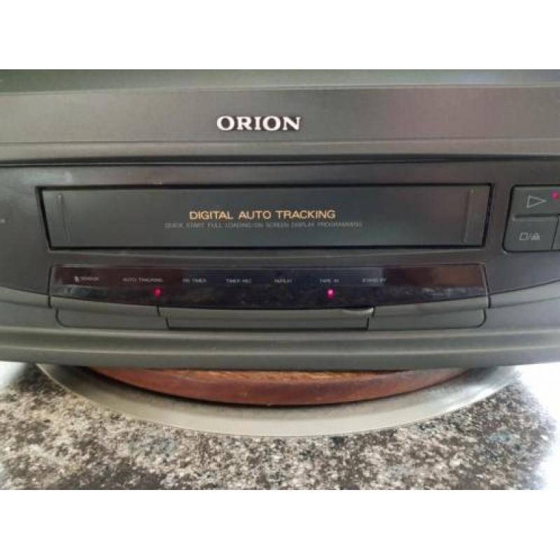 Orion Televisie +videorecorder in een