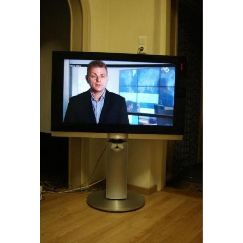 Bang & Olufsen Beovision 7-40 met voet en Beolab