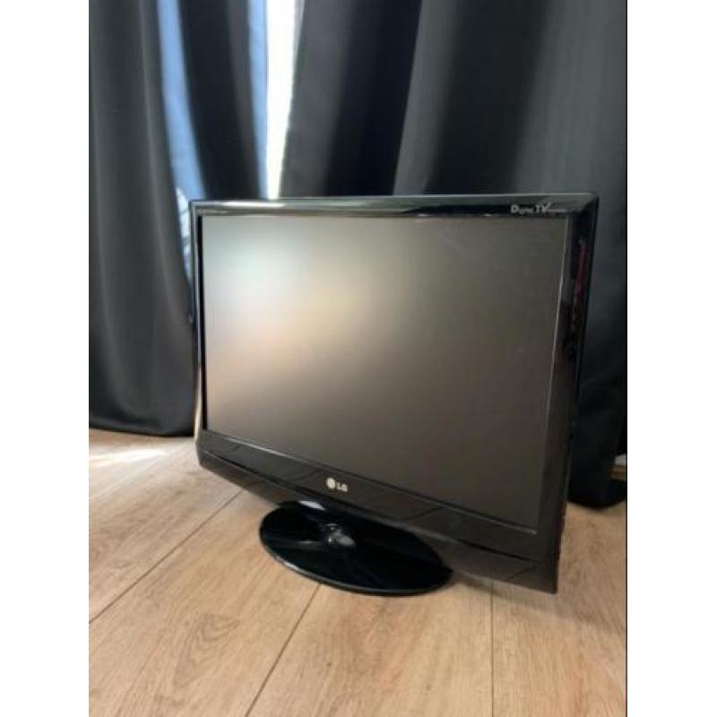 LG flatscreen tv (met standaard)