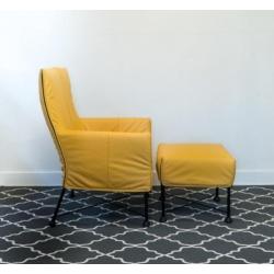 12 Montis Charly saffraan fauteuils + bijpassende hocker